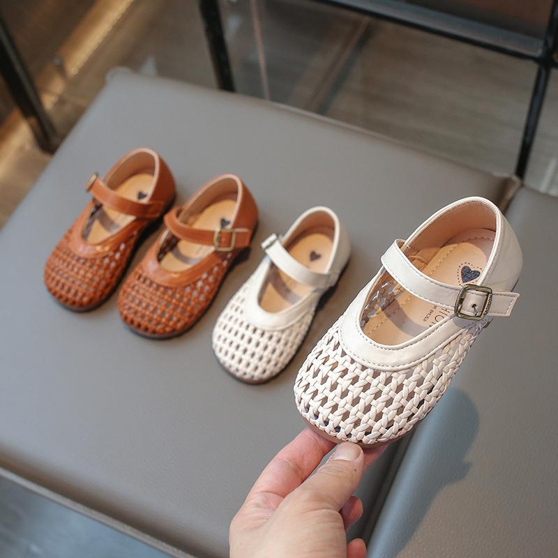 2026New spring, summer, and autumn princess shoes, fashionable children's shoes, indoor and outdoor women's single shoes, mesh hollow shoes