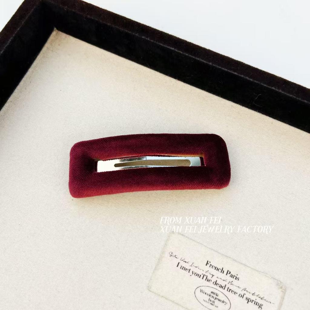 Retro Velvet Hair Clip: Fashionable, High-End Flyaway and Bang Accessory