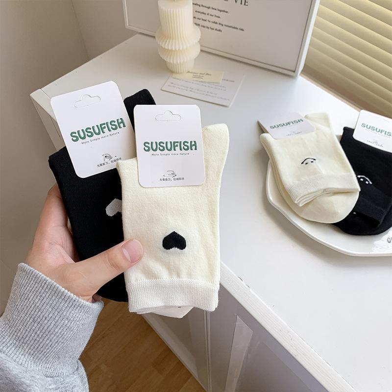 Simple and Trendy Mid-calf Socks for Women with Smiling Faces, Versatile for Autumn, and Boneless Pile Socks