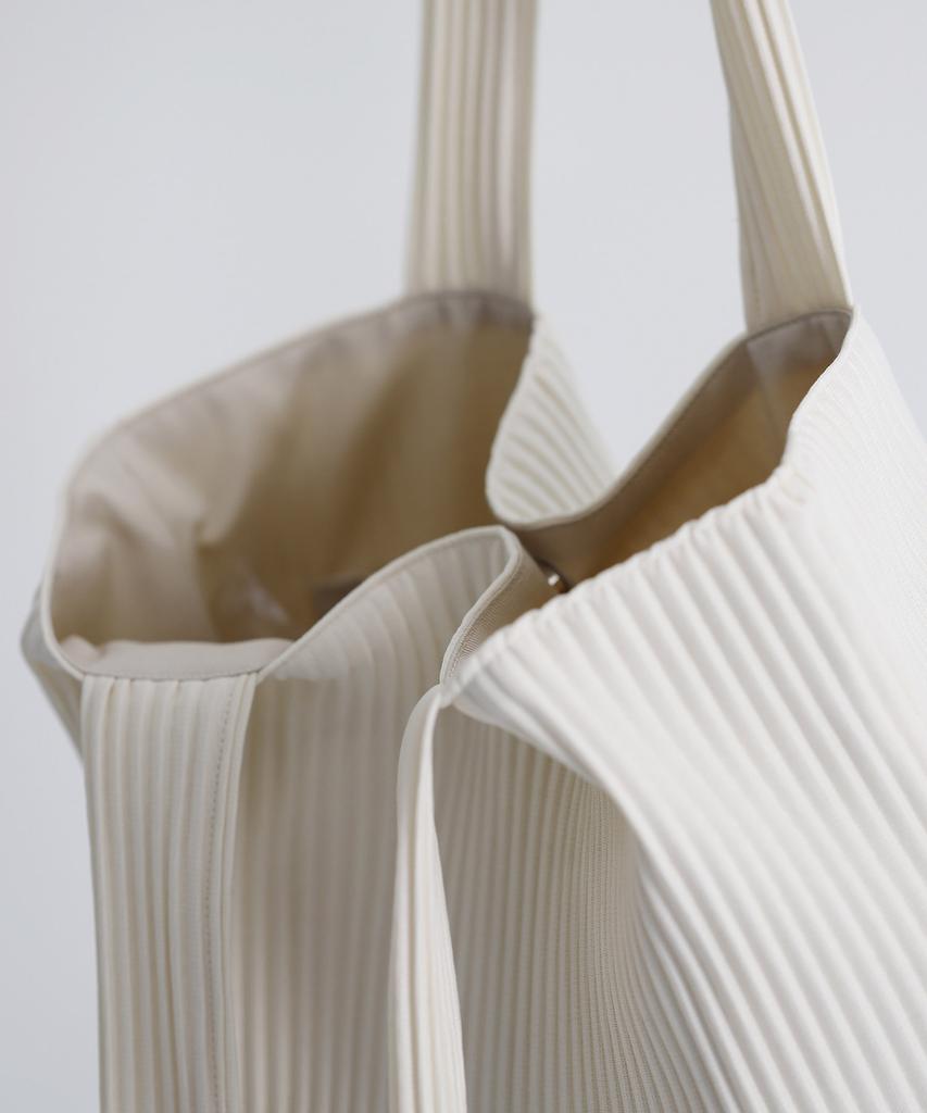 Green Stuff Unpretentious Yet Modern Shopper Bag 67 Pleated Fringes - Ivory