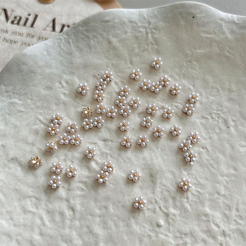 5Pcs Diy Nail Art Decor 3D Five-Petal White Pearls Flower Nail Drills Pearl Flowers Manicure Diamond Manicure Nail Art Design