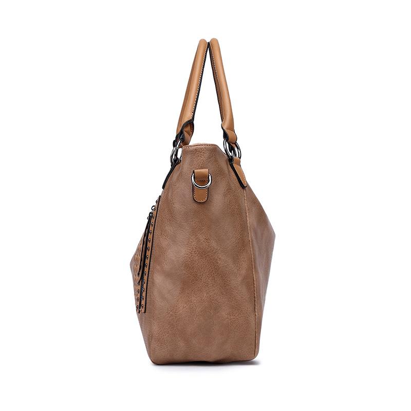 High Capacity Shoulder Bags Women's Fashion European American Retro Rivet PU Leather Trend Versatile Lady Tote Bag Crossbody Bag