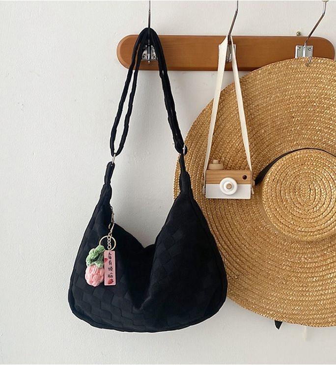 Stylish Crossbody Bag For Women With Chic Quilted Pattern In Various Colors чёрный