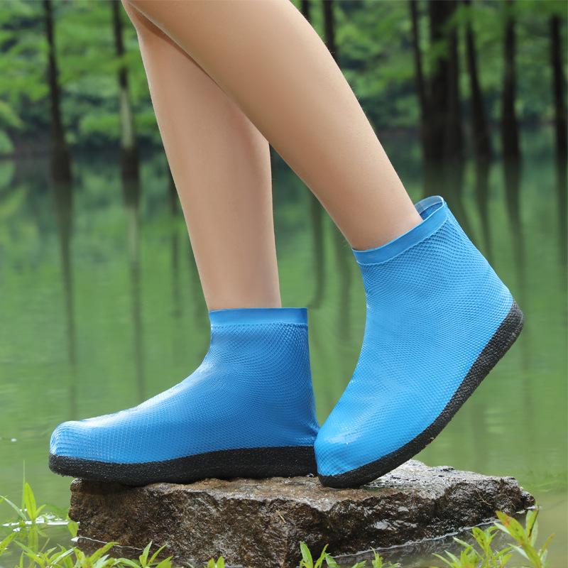 Fully waterproof shoe cover Travel rain boots Silicone anti-skid rain shoe cover Portable middle help Thickened elastic latex shoe cover
