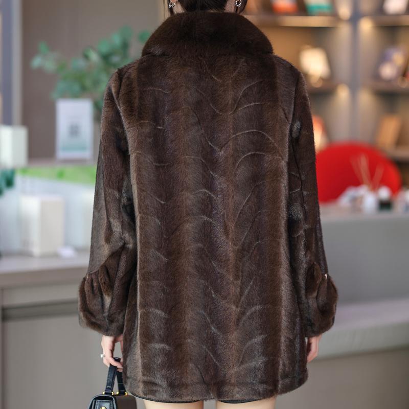 Kabát z umělé kožešiny pro ženy středního věku Zimní svrchní oděvy Elegantní silné teplé kožešinové bundy pro ženy Oblečení
