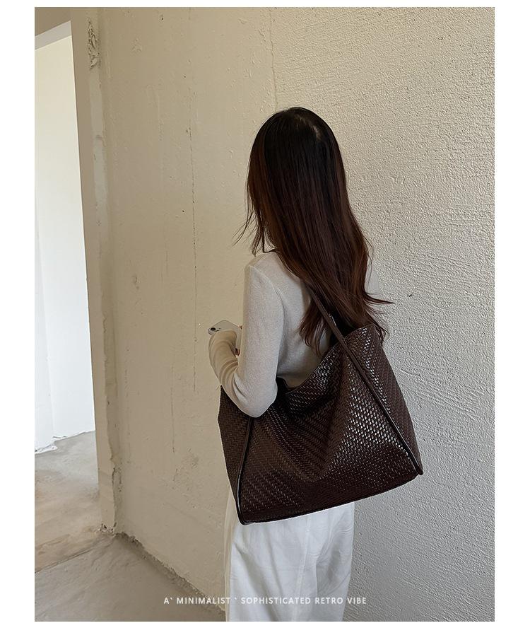 Stylish Autumn 2026 Women's Woven Tote Bag - Large Capacity, Single Shoulder Design