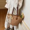 Women's Large Capacity New Vacation Beach Straw Shoulder Bag Woven Commuter Bucket Bag Basket Tote Bag