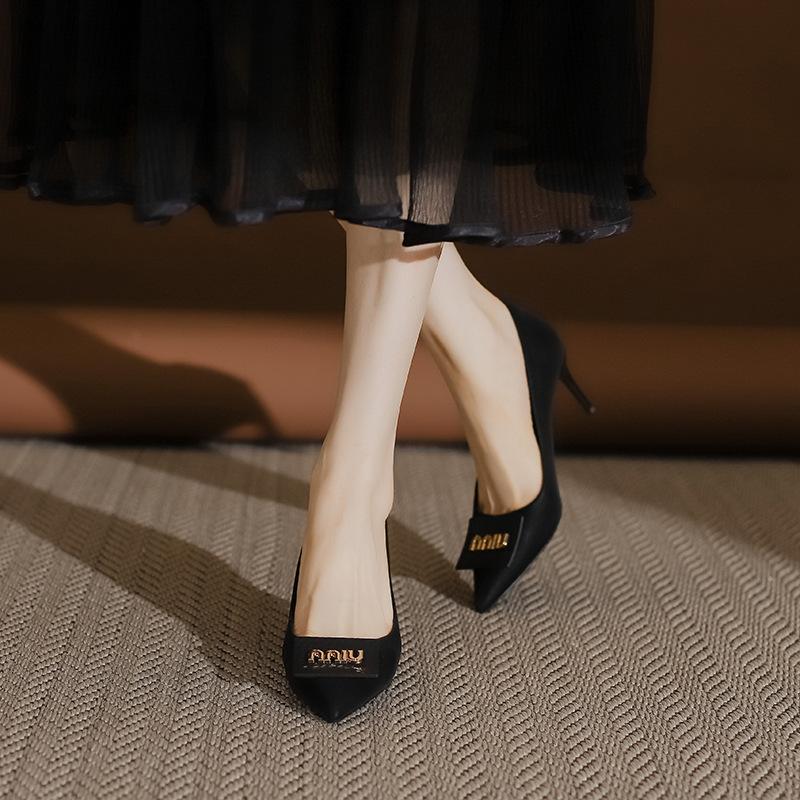 The first layer of sheepskin high heels is not tired of feet, spring and summer shallow mouth single shoes 7cm square buckle soft leather