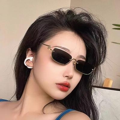 Lunettes de Soleil Carrées Petites pour Femmes de Mode Marque de Luxe Métal Demi-Monture Lunettes de Soleil Femme Tendance Vintage Teintes Noires Roses