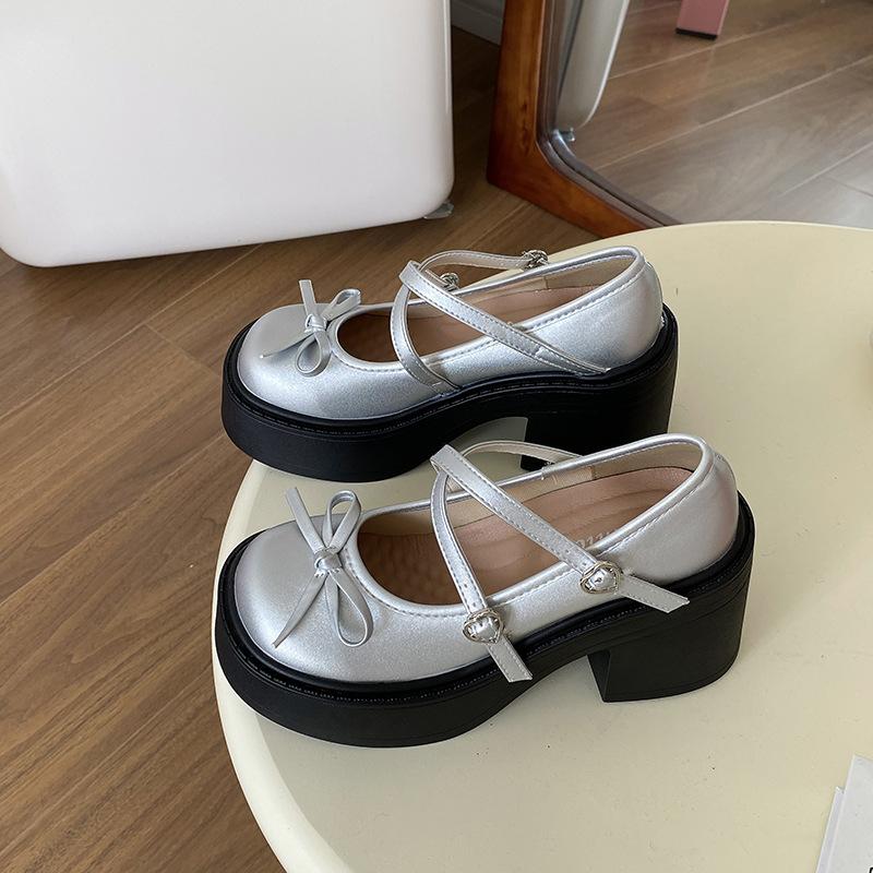 Shallow Mouth Small Leather Shoes Small Man Increases Height Mary Jane Summer 2025 New Retro Temperament with Skirt Single Shoes Women