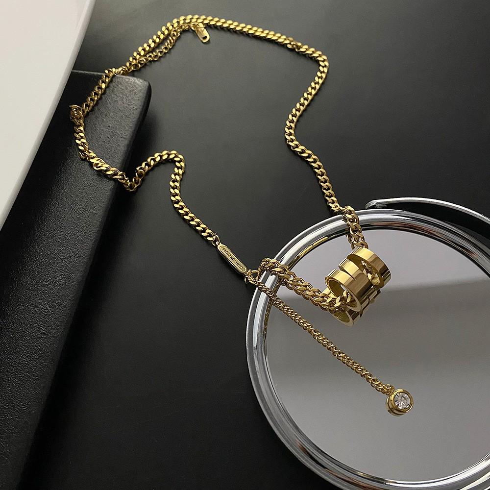 2025 Women's Titanium Steel Necklace: Light Luxury, Clavicle Chain, Non-Fading High-End Accessory