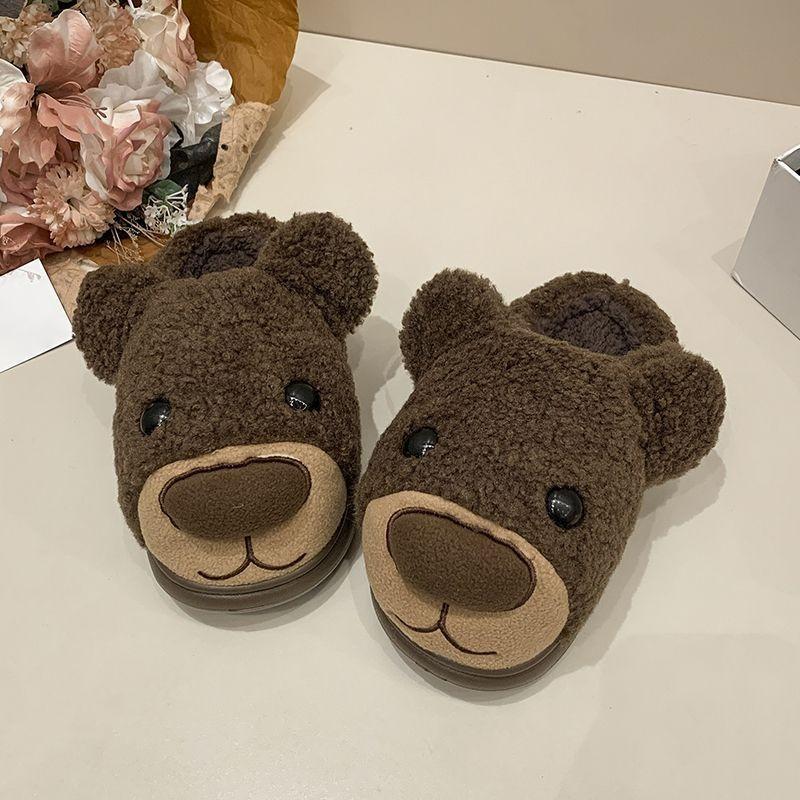 Wear versatile thermal bag head slippers outside the home for women, autumn and winter new cute cartoon bear plush slippers for women