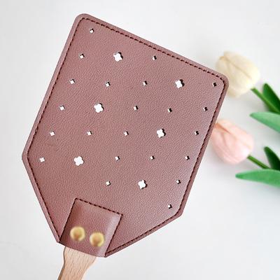 Pevná dřevěná plácačka na mouchy Prodloužená dřevěná rukojeť Domácí plácačka proti komárům Zesílená a odolná kožená plácačka na mouchy