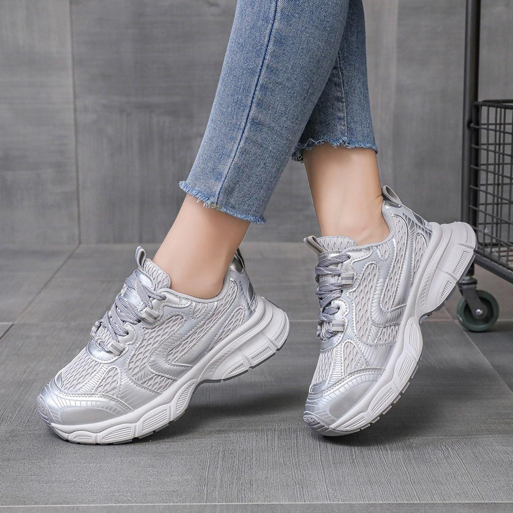 Thick-soled Mesh Breathable Dad Shoes Women's Sports and Leisure Shoes Spring and Summer Light and Soft New 2025 European Super Fire Sports Shoes