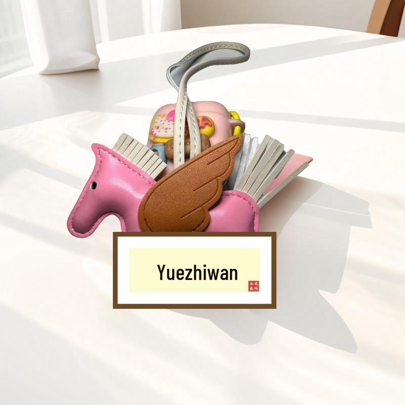 Pegasus Anhänger Schlüsselanhänger: Süßer Quaste, Kontrastfarbe, Cartoon-Einhorn-Anhänger aus Leder