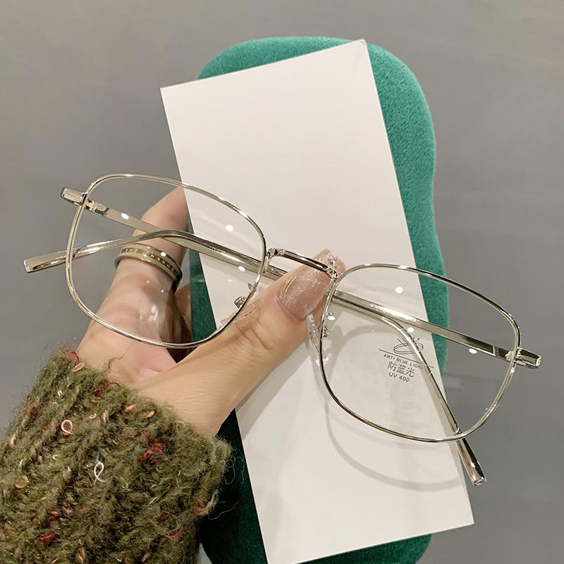 

Retro Metal Photochromic Eyewear Classic Optical Spectacle Glasses Unisex Cat Eye Blue Light Blocking Eyeglasses Goggles