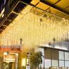 Funkelnde Stern Lichterketten: Romantische Outdoor-Eiszapfen-Wasserfall-Dekoration für Hochzeiten