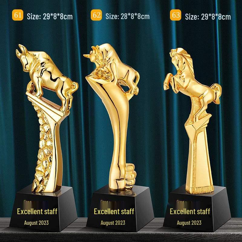 

Креативний смоляний кубок для щорічних зборів з танців, декламації та спорту - Варіанти: Золотий, Срібний, Бронзовий