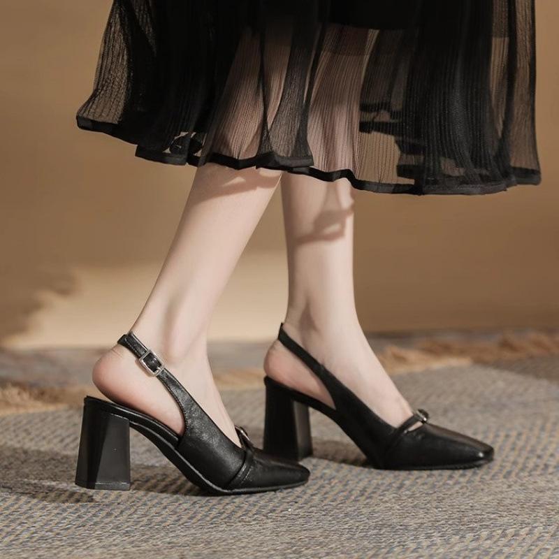 Einfarbige quadratische Kopfbeutel-Kopf-Sandalen neuer Feenstil mit Rock-Einzel-Schuhen leere dicke Absatz-High Heels