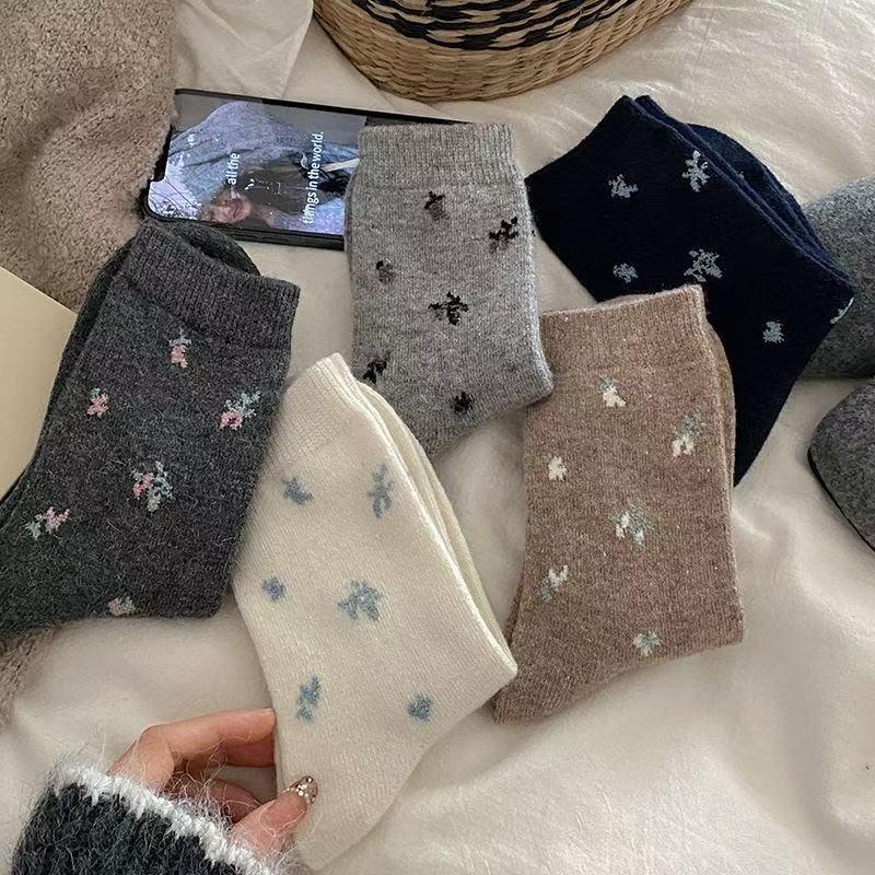 Floral Wool Socks, Women's Mid-calf Socks, Thick and Warm Long Socks for Autumn and Winter, Boneless Pile Fleece Socks
