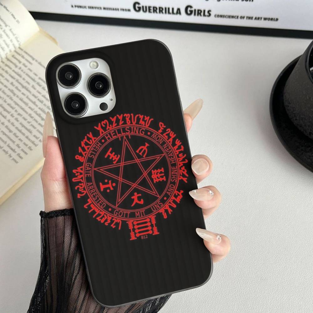 Horror Anime Hellsing For IPhone 17 16 15 Plus Pro Max 12 14 Plus 11 13 Wave Corrugated Stripe Funda Phone Cover