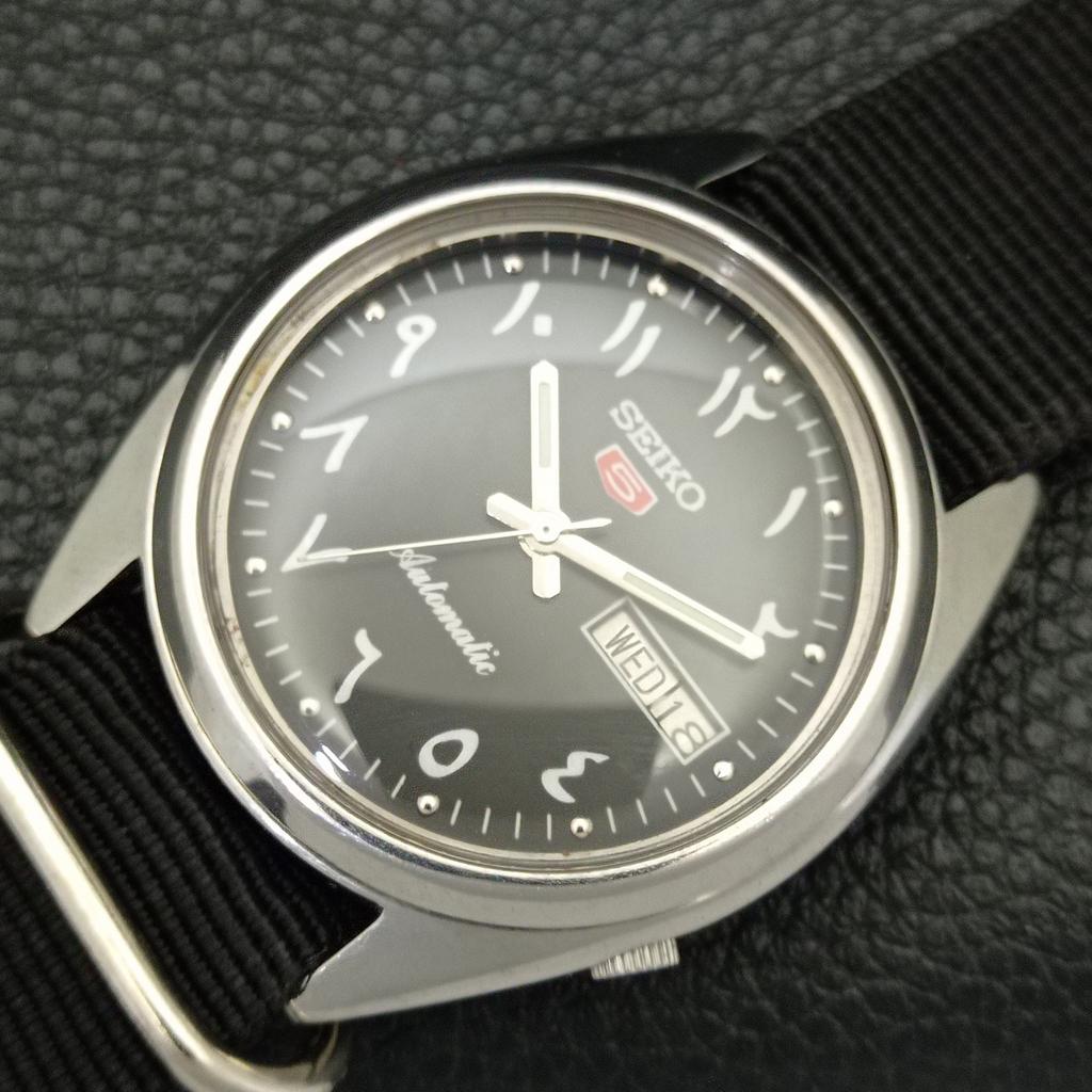 SEIKO 5 AUTOMATIC JAPAN MENS VINTAGE ARABIC BLACK COLOR DIAL WATCH a701430-5 R206b-a701430