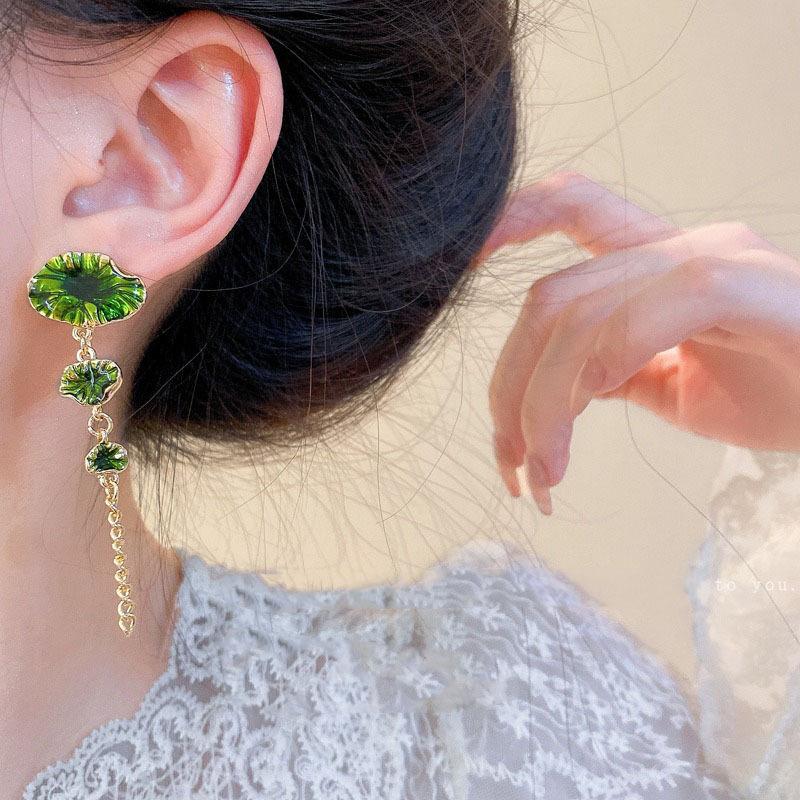 111 Silver Needle Personality Design Sense Green Lotus Leaf Earrings Women s Retro Temperament Advanced Sense Long Fringed Earrings 925 silver needle