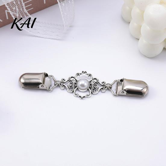Dress Waist Tightener Vintage Faux Pearl Sweater Clip, Hold Cardigan Together, Cincher Clip Retro Metal Clasp for Shawl Cloak, Decorative Clothing