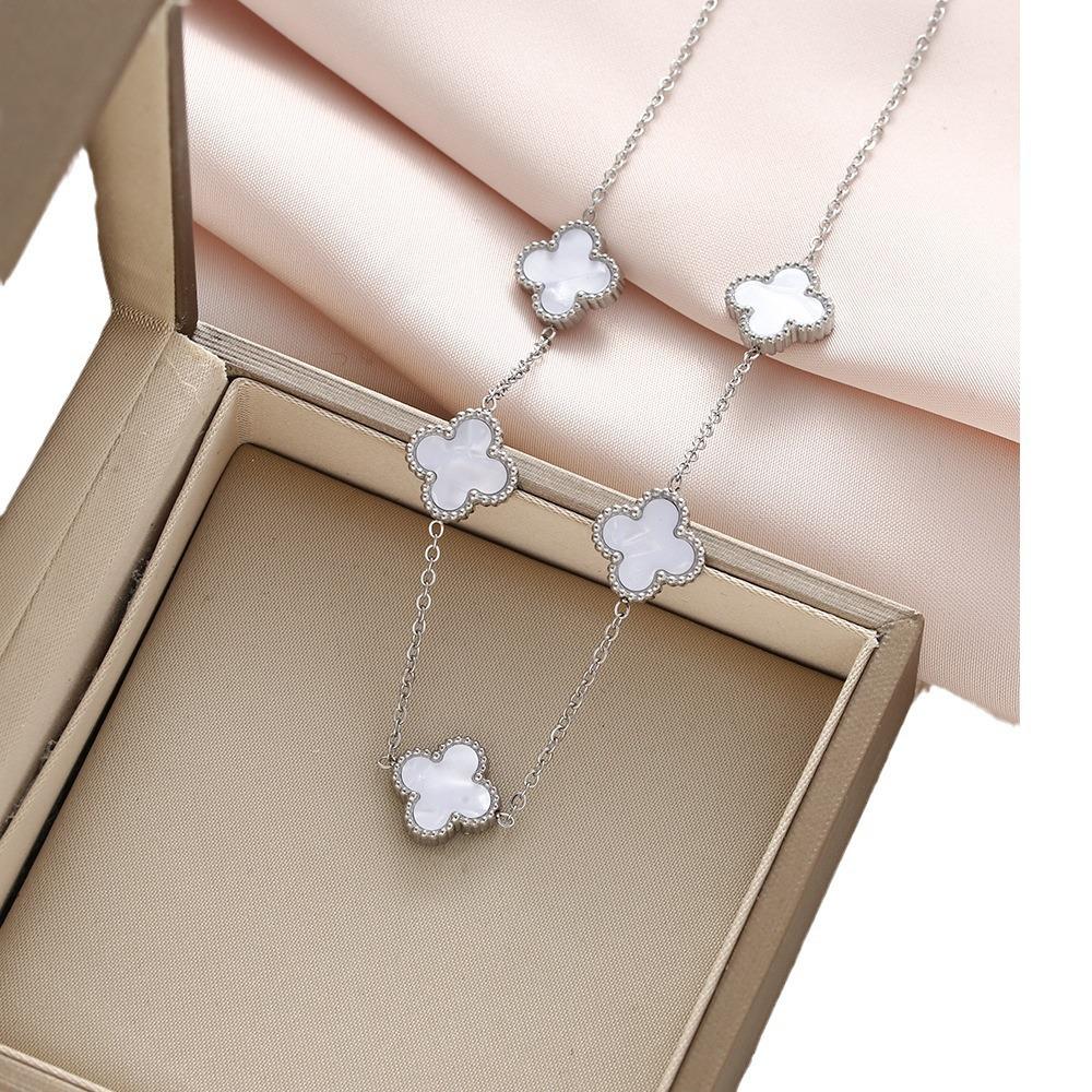 Collier trèfle à quatre feuilles chanceux à cinq fleurs Collier en acier titane Mode fille Chaîne de clavicule simple