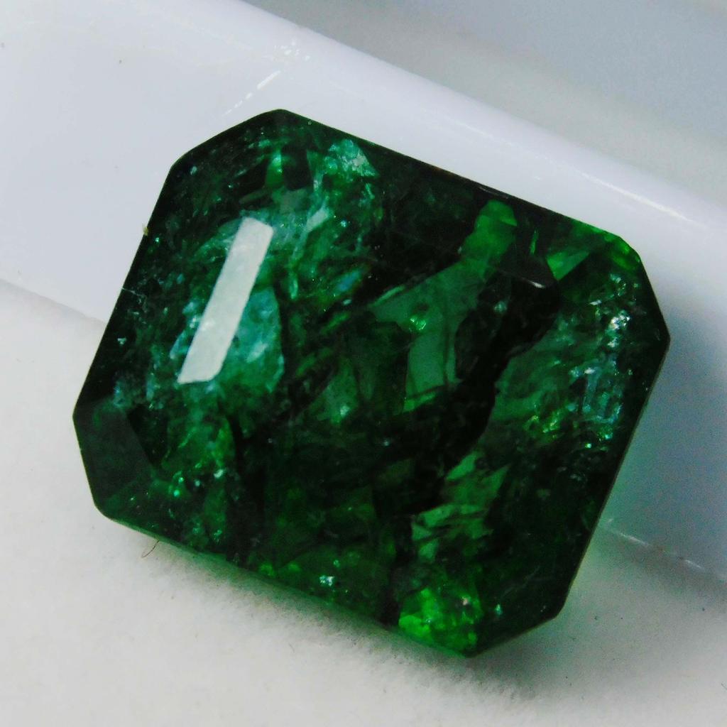 Natural Colombian Emerald 9.05 Ct Green CERTIFIED Emerald Cut Loose Gemstone
