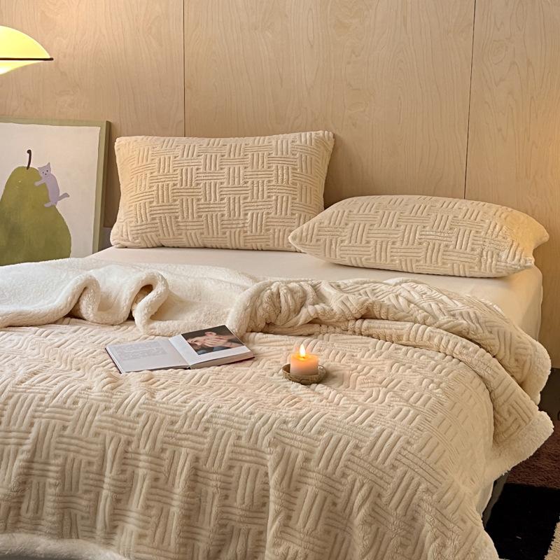 Vintage Double Layer Bed Blanket Plush Fleece Taffeta Velvet All Season Comfort Machine Washable Milk Velvet Soft Thick