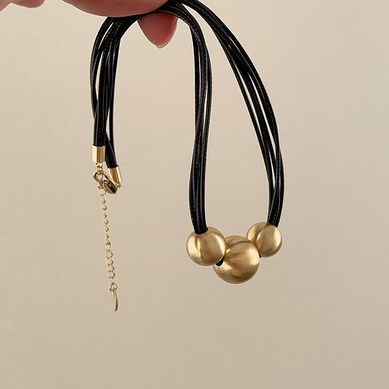 Brushed Metal Ball Pendant, Multi-Layer Necklace, Women'S Niche, Unique Personality, Fashion Temperament, Neck Chain, Collarbone Chain.