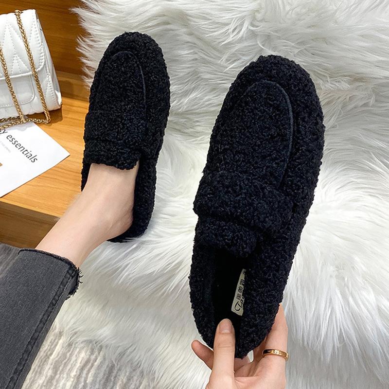 Fashion 2025 Curly Lambswool Shoes Ladies White Fur Slippers Femmes Slip On Mules Winter Warm Closed Toe Slides Women Sheep Woolen Flats