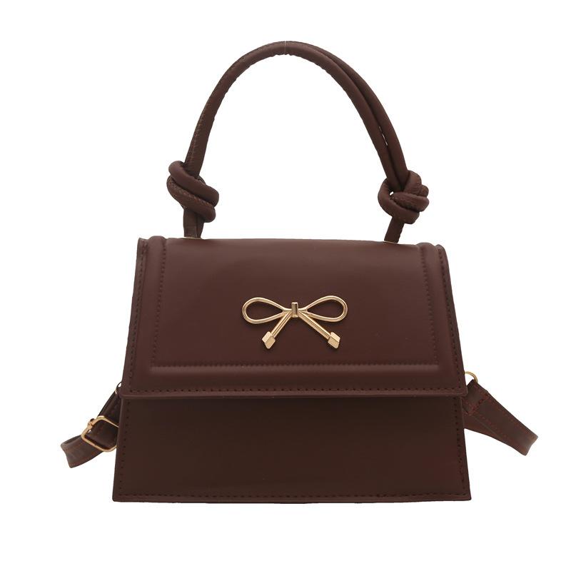 Today's popular bags are women's fashion textured shoulder messenger bags, bow women's bucket bags.