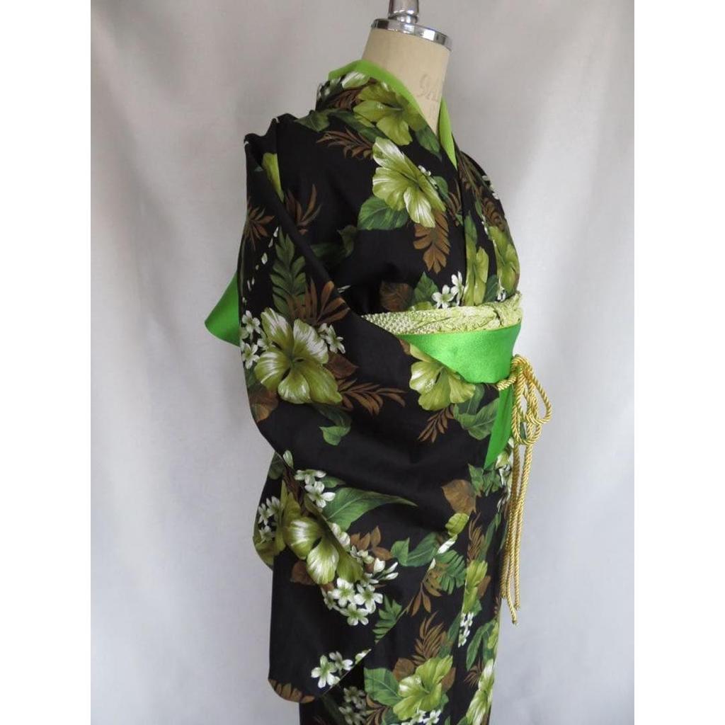 Used Used for photoshoot, now at a reduced price Original yukata with lovely Hawaiian pattern, attractive hibiscus on a black background