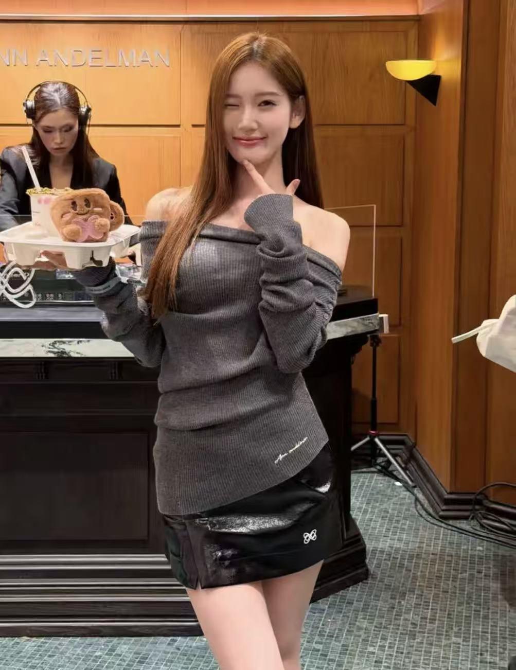 Nanyou Autumn/Winter Side Slit Pleated Patent Leather Midi Skirt Small чёрный