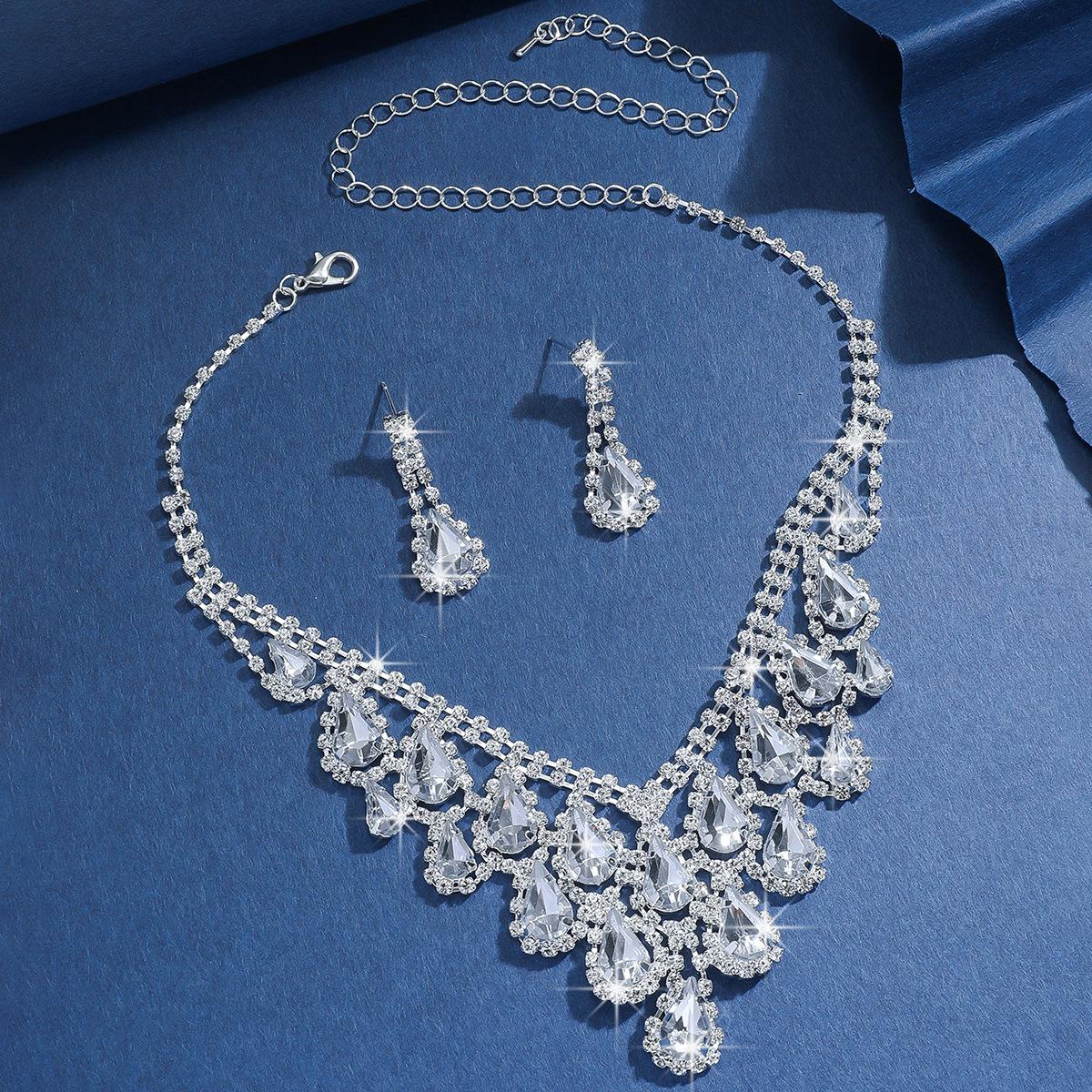 

- инкрустированное геометрическое ожерелье с бахромой в виде капли воды, темпераментное, модное и элегантное, цепочка на ключицу, легкий, роскошный, высококачественный комплект ювелирных изделий