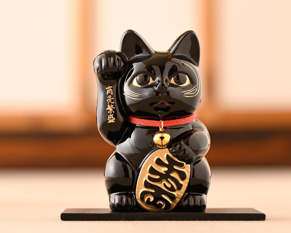 Gingado Maneki Neko Black Lacquer Right Paw Made of Lucky Good Feng Shui Takaoka Copperware Maneki Neko (Large - 16cm) Finish, Raised, Metal, Cat,