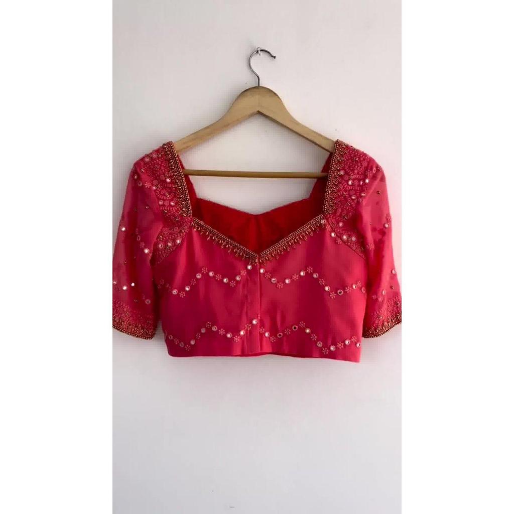 Neue attraktive und schöne Partykleidung aus Lehenga Choli aus Seide
