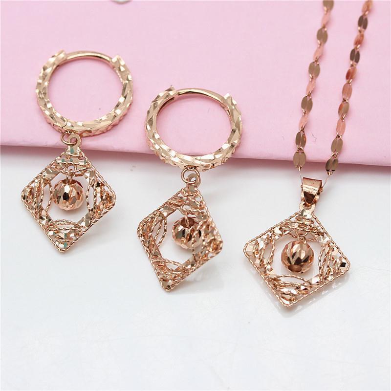 Exquisite Russian Purple Gold Brushed Craft Hollow Rhombus Pendant Plated Rose Gold Color Gold Rose Gold Collarbone Chain