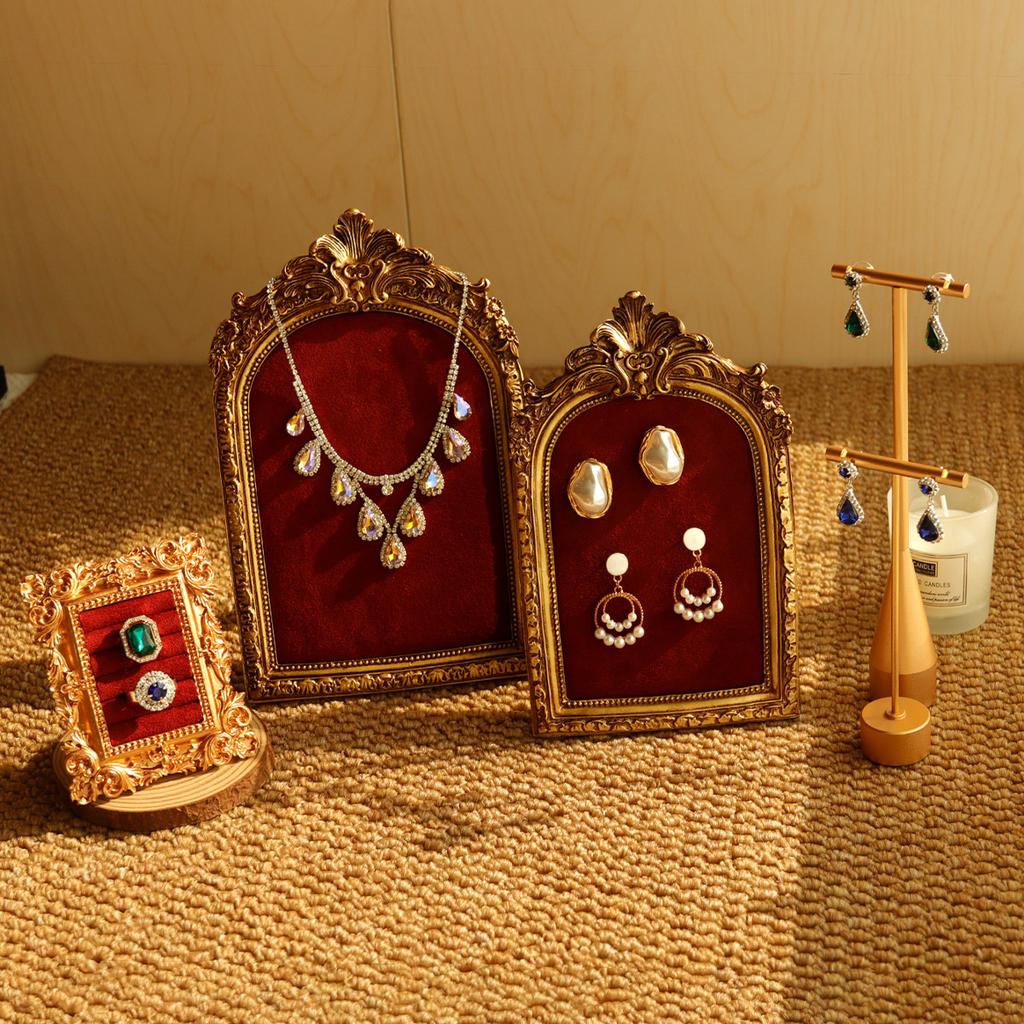Vintage Resin Velvet Jewelry Display Stand Retro Necklace Bracelet Earring Pendant Display Props Holder Classic Jewelry Stand