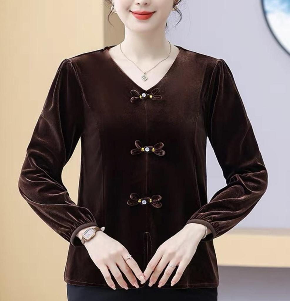 Elegant Gold Velvet Long-Sleeve T-Shirt for Middle-Aged and Elderly Women, Stylish Spring/Autumn Loose Fit with Belly Coverage