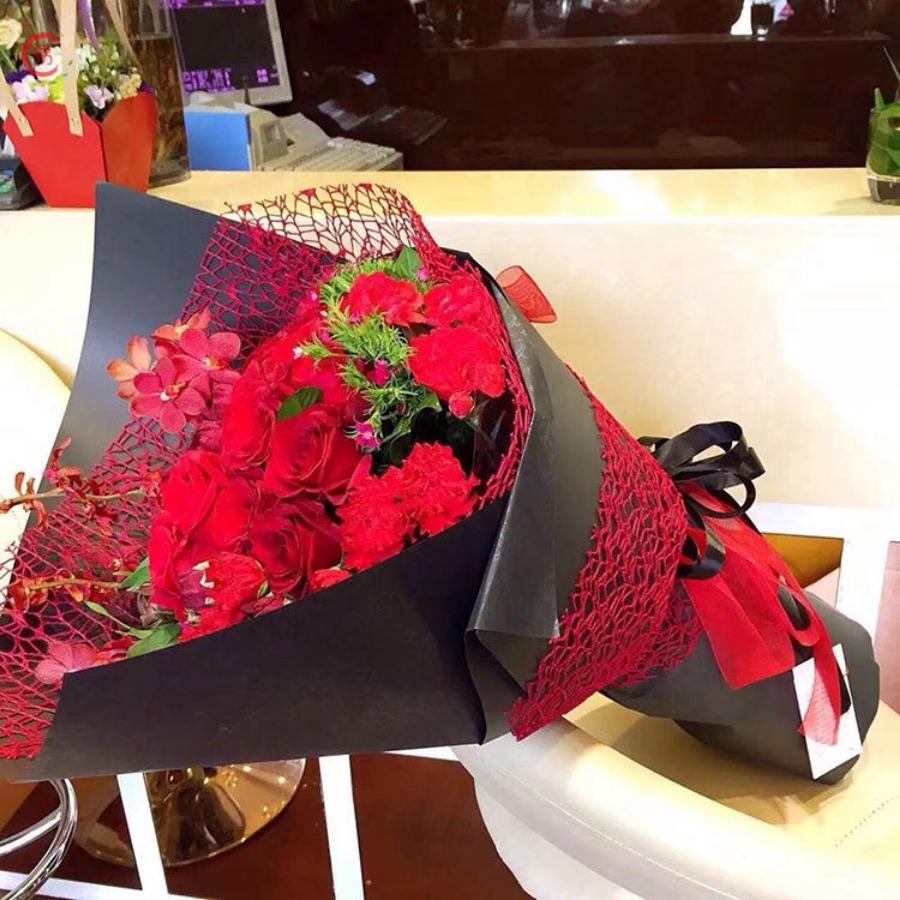 Jacquard Net Mesh Flower Bouquet Wrapping Paper - Elegant Openwork Design for Gift Wrapping and Floral Arrangements