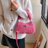Plush Handbag Soft Warm Shoulder Bag Everyday Companion for Fashion Enthusiasts