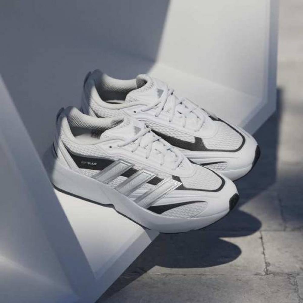 Adidas Lightweight Comfortable Lifestyle Sneakers Light Blaze Clow