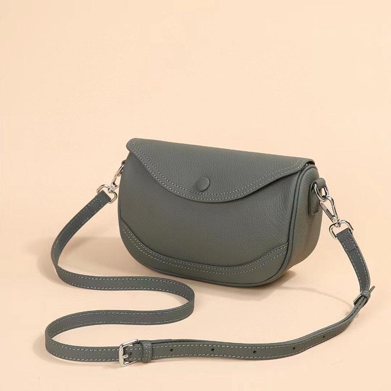 The first layer cowhide women's bag Korean version of versatile casual shoulder messenger women's bag genuine leather saddle bag new fashion bag