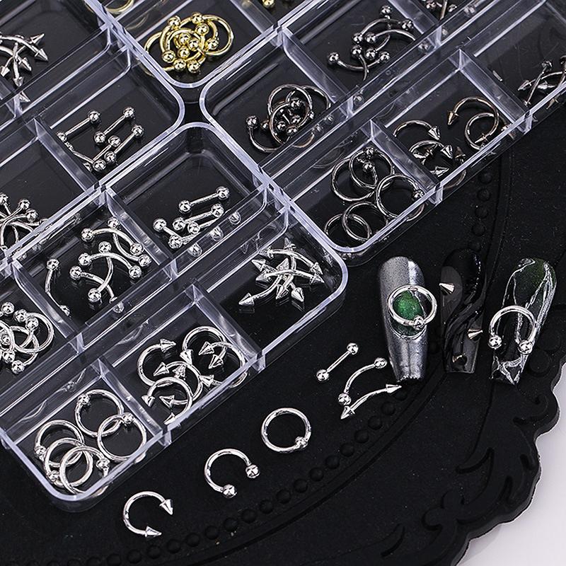 30 ks/krabička Černá/stříbrná slitina kovu ozdoby na nehty dekorace DIY 6 mřížek smíšené cool Y2K punkové doplňky pro nail art manikúra