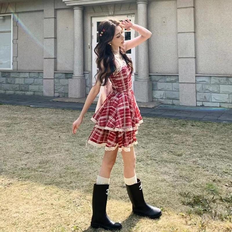 Small Senior Sense White Red Puffy Short Skirt Summer New Lace Edge Temperament Suspender Dress