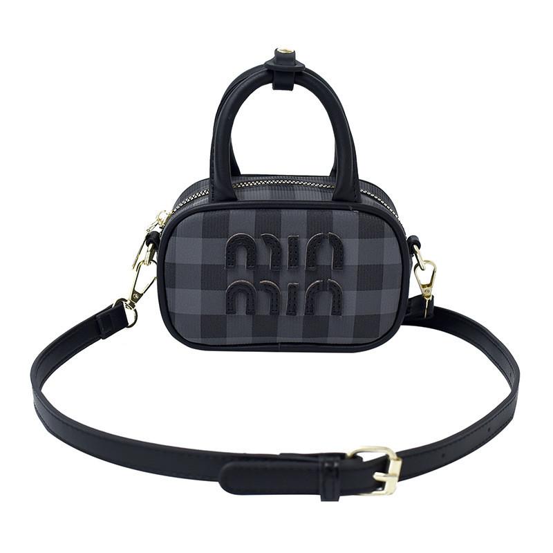 

Pu Small Square Crossbody Bag For Women With Zipper Closure And Inside Pouch чорний
