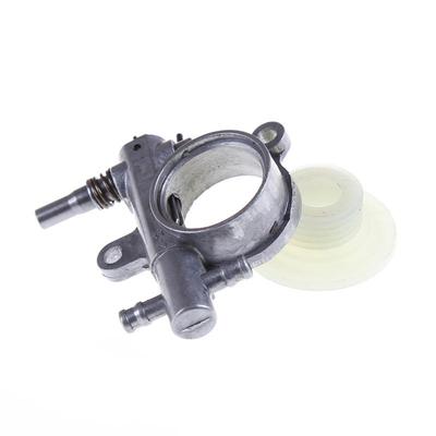 2500/3800 Chainsaw Spare Parts Chainsaw Oil Pump With Worm Drive Gear Tool